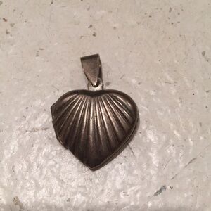 Elegant Silver Heart Pendant Necklace